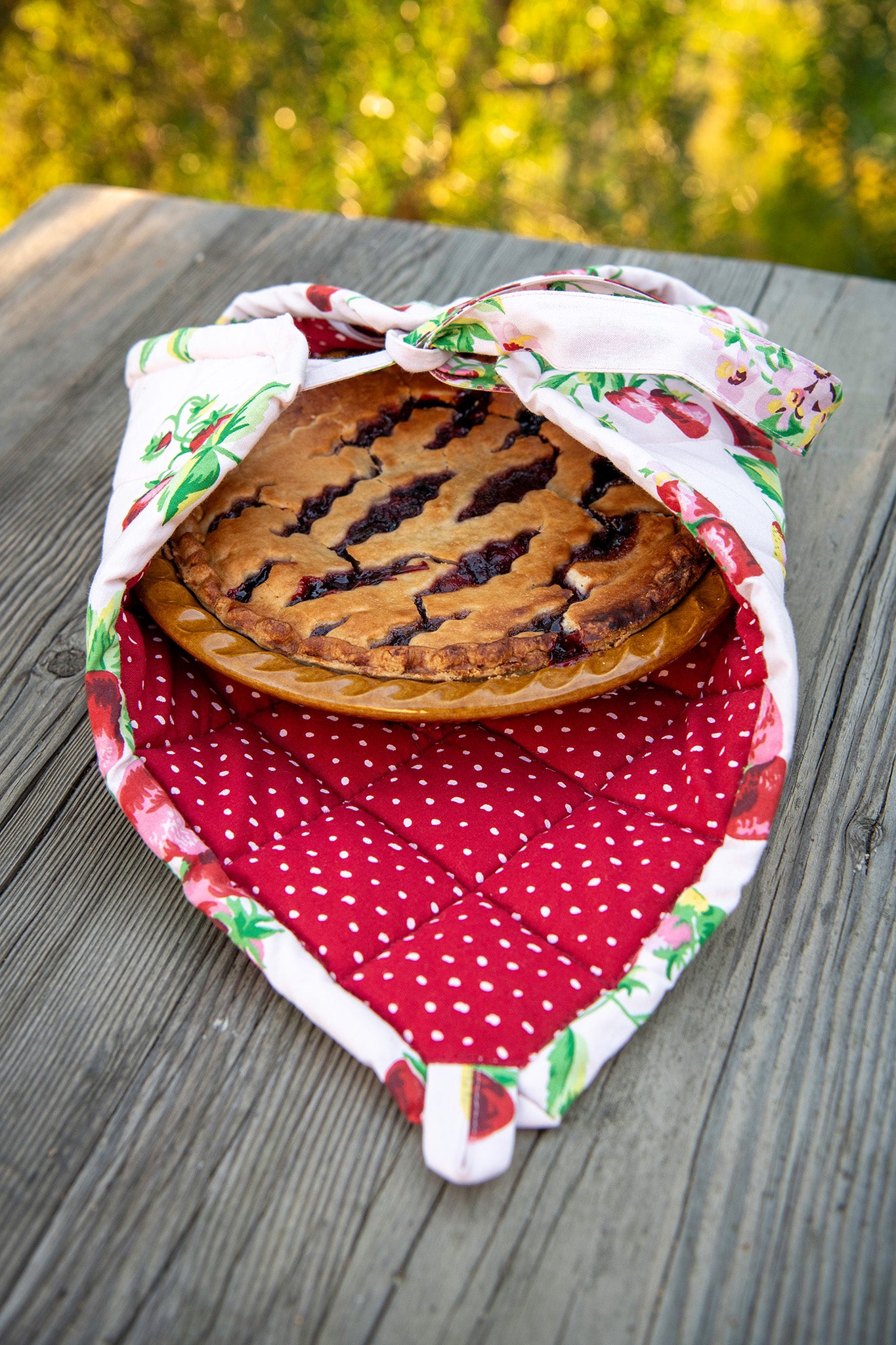 Strawberry Fields EasyAsPie Carrier Modern Prairie