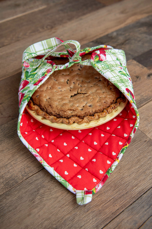 Strawberry Gingham Pie Carrier