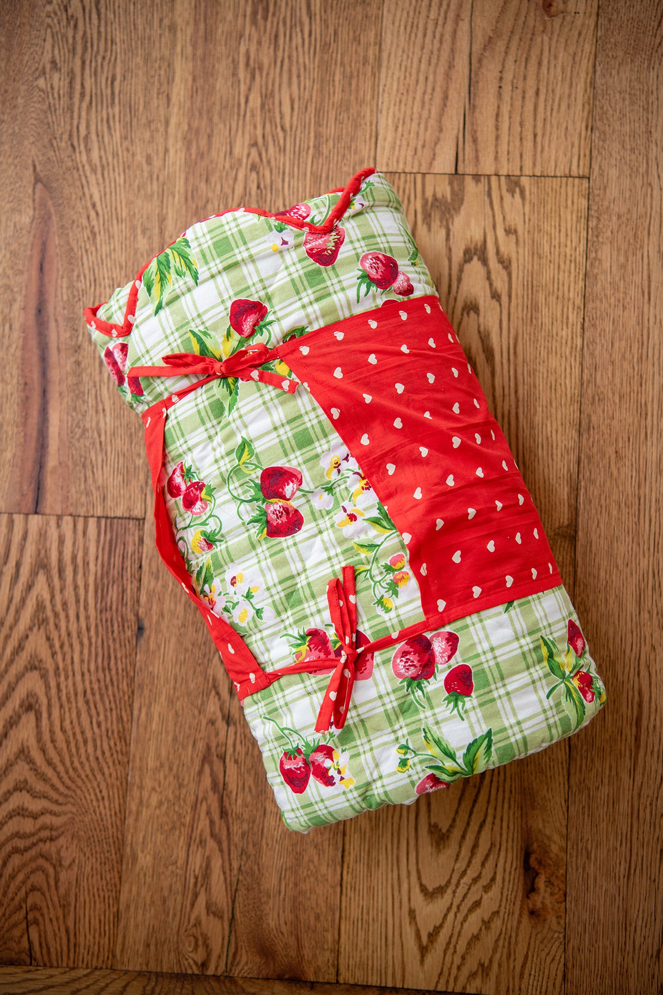 Strawberry Gingham Throw