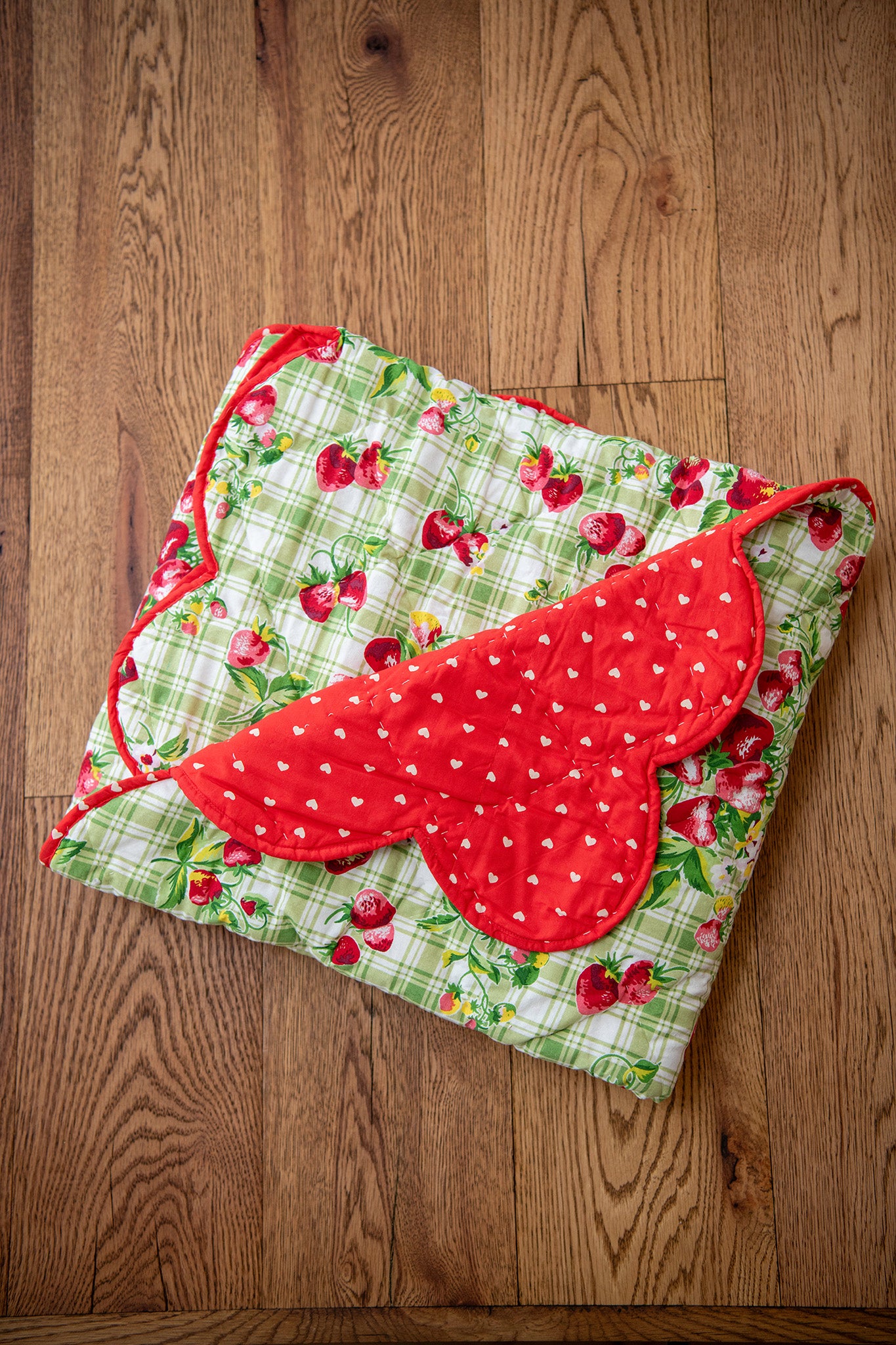 Strawberry Gingham Throw