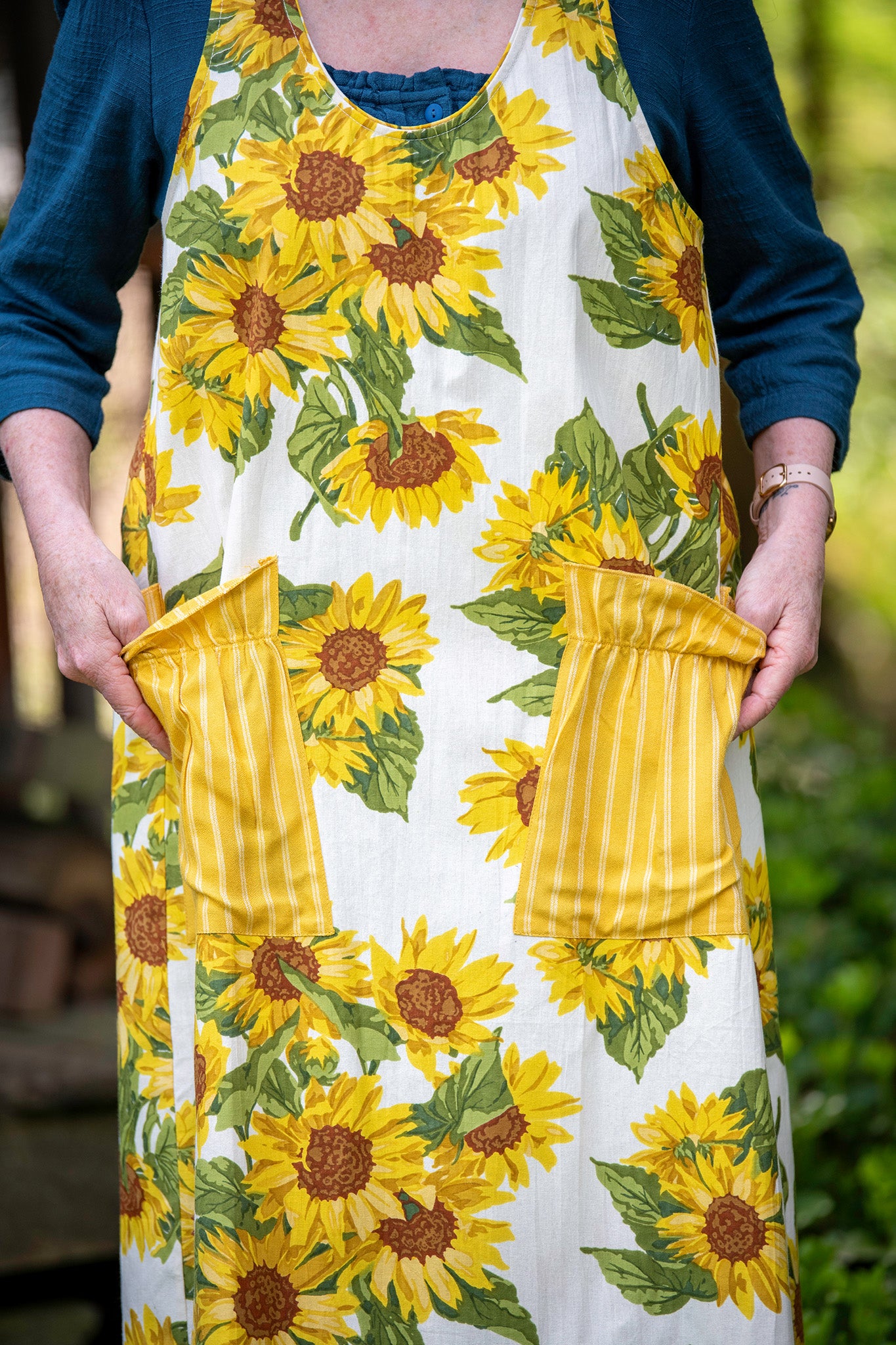 Sunflower Farmhouse Apron in Ivory