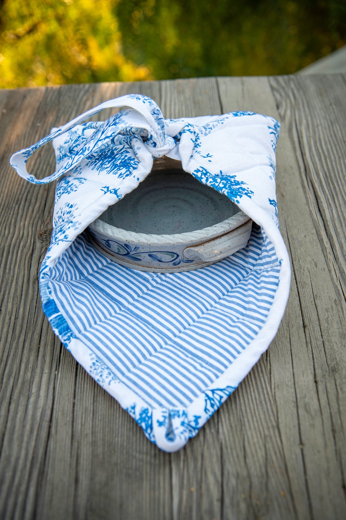 Limited-Edition '50 Years on the Prairie' Easy-As-Pie Carrier In Blue